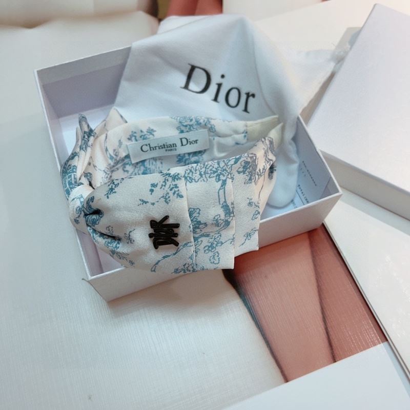 CHRISTIAN DIOR